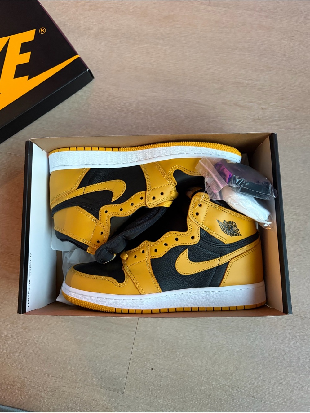 Jordan 1 Pollen